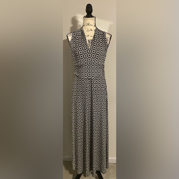 Vince Camuto Dresses & Skirts - Vince Camuto “Geo Print” Sleeveless Maxi Dress
